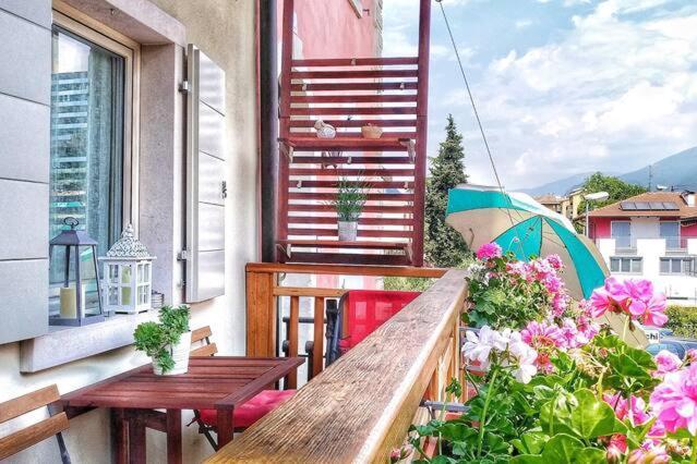 Antica Casa Alboletta - Appartamento Frida Kahlo Riva del Garda Bagian luar foto
