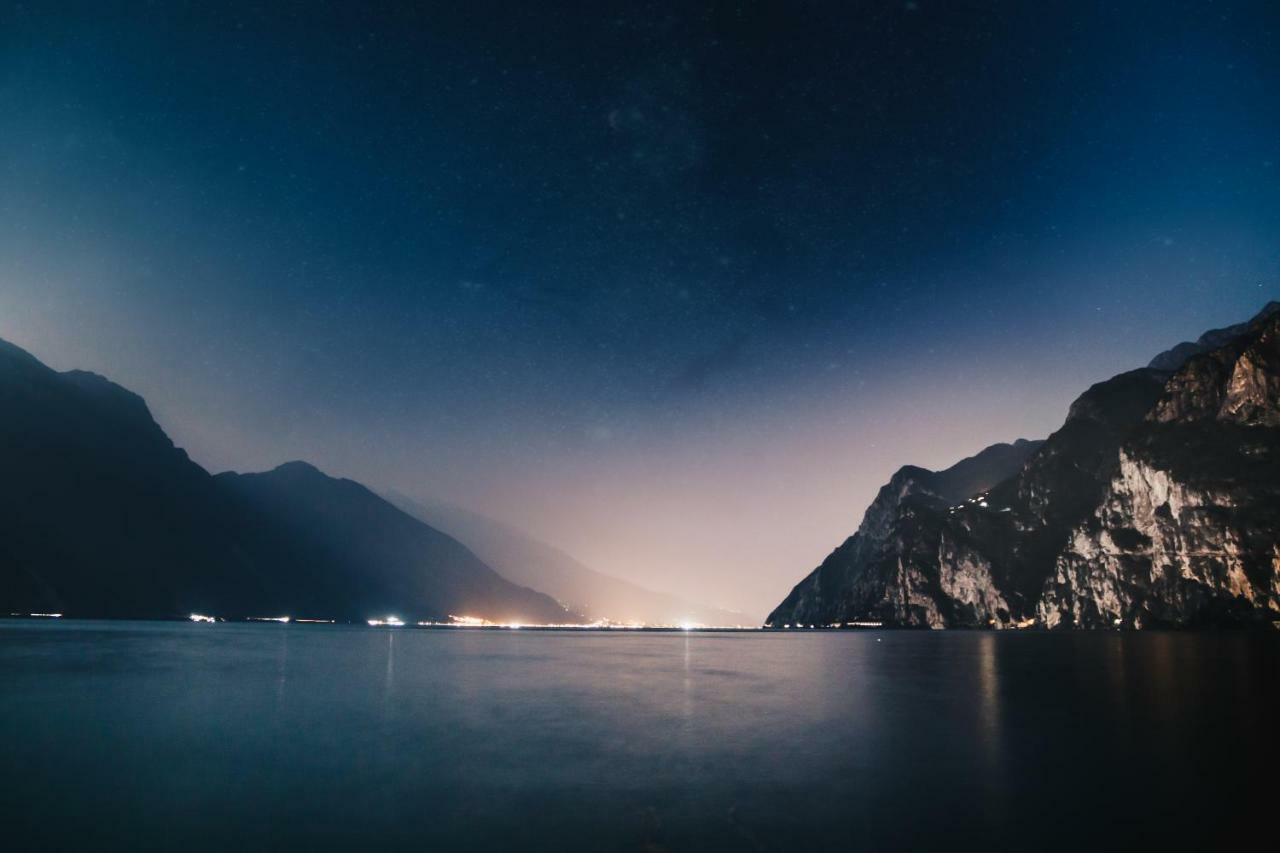 Antica Casa Alboletta - Appartamento Frida Kahlo Riva del Garda Bagian luar foto